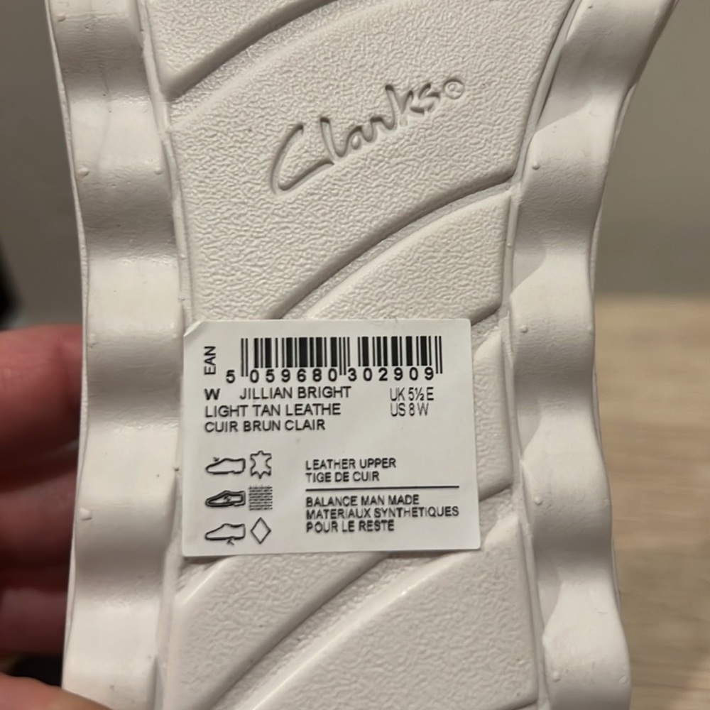Clarks, Light Tan , Brand New, Size 8W Sandal. Ortholite footbed. - Picture 8 of 8